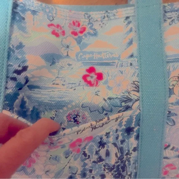 LILLY PULITZER Destination North Carolina "Mercato" Tote Bag - Picture 7 of 7